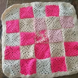 Newborn girl blanket & booties